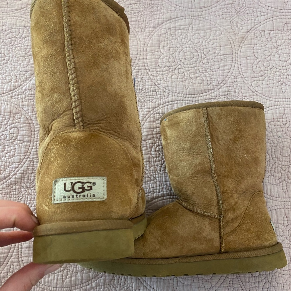 UGG Medium length boots!